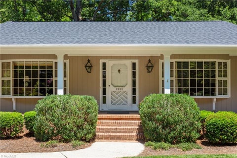 Homes For Sale - 2922 Round Hill Road<br/> Greensboro, NC 27408