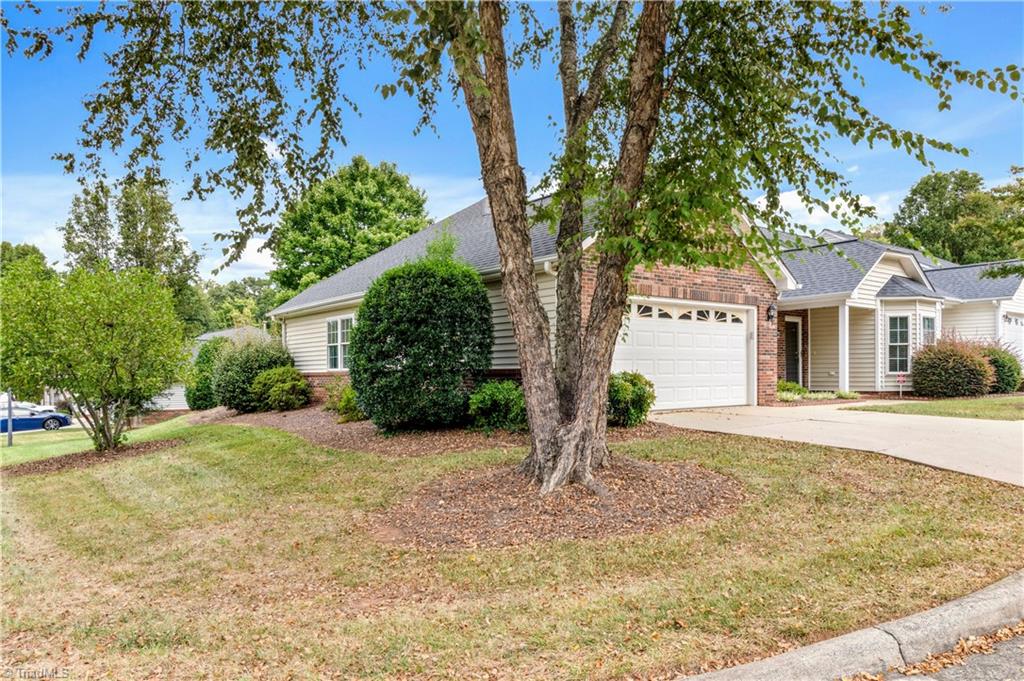 Photo of 106 Miller Pointe Way, Winston-Salem, NC 27106 (MLS # 1235767)