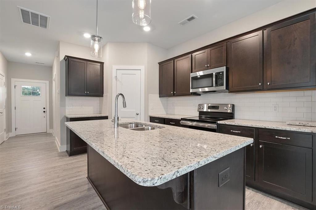 Photo 10 of 30 of 943 Cannon Crossing Circle townhome