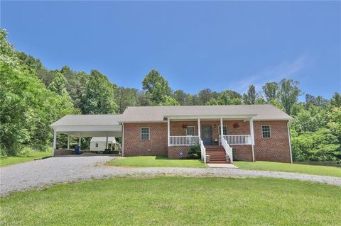 Single Family Residence in Jonesville NC 325 Spencer Street.jpg