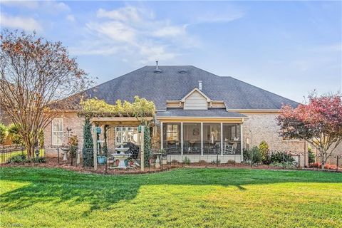 A home in Clemmons