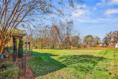 A home in Clemmons