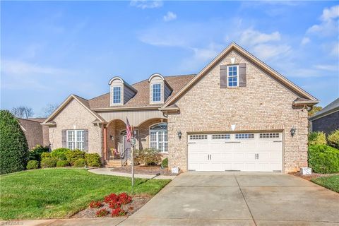 A home in Clemmons