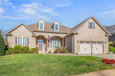 A home in Clemmons