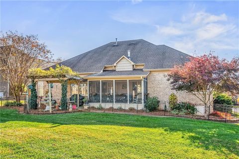 A home in Clemmons