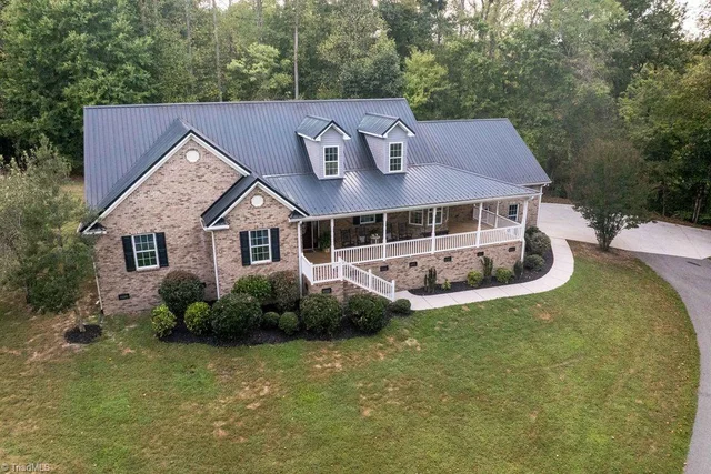 8720 Fieldcreek Farms Road, photo 2 of 29