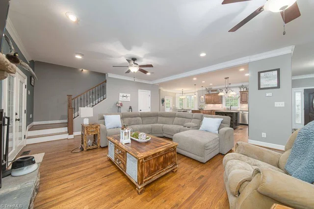 8720 Fieldcreek Farms Road, photo 4 of 29