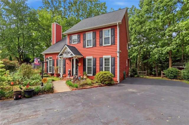 8984 Stamford Club Court, photo 2 of 48