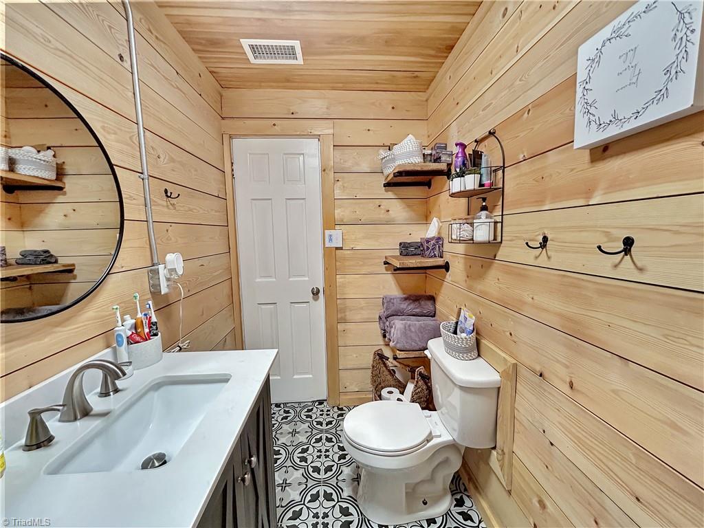 104 Fairmont Drive, North Wilkesboro, North Carolina image 23