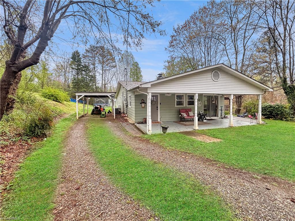104 Fairmont Drive, North Wilkesboro, North Carolina image 3