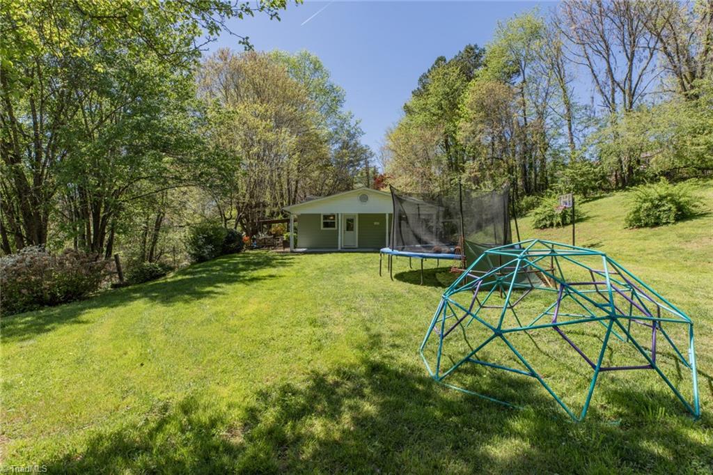 104 Fairmont Drive, North Wilkesboro, North Carolina image 38