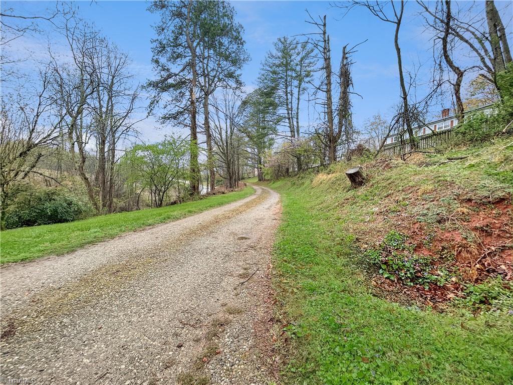 104 Fairmont Drive, North Wilkesboro, North Carolina image 32