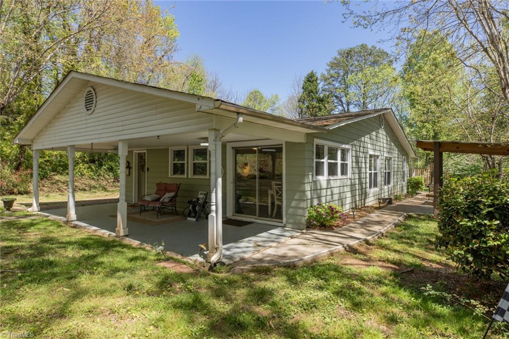 104 Fairmont Drive, North Wilkesboro, North Carolina image 2