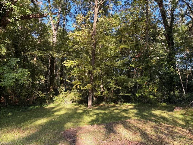 2161 Hawthorne Lane, photo 3 of 32