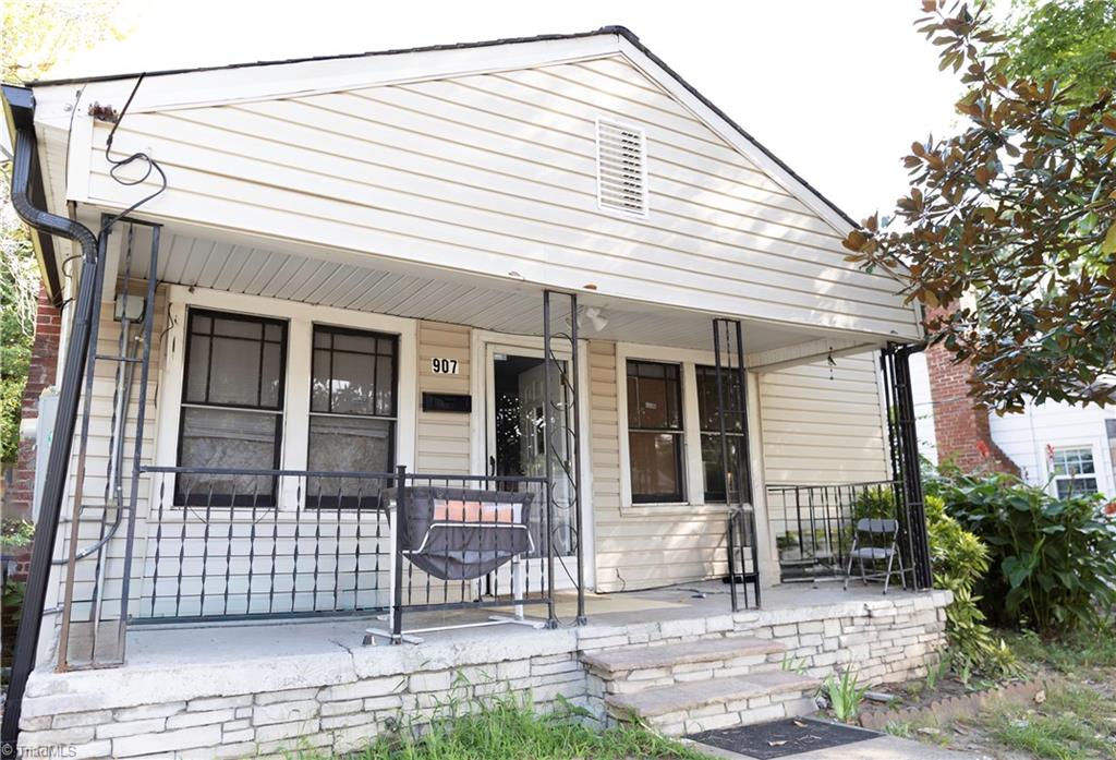 Photo of 907 Roosevelt Street, Winston-Salem, NC 27105 (MLS # 1236424)