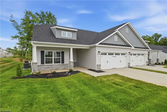 602 Spring Blossom Trace, photo 2 of 31