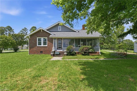 Homes For Sale - 5853 Riverdale Drive<br/> Jamestown, NC 27282
