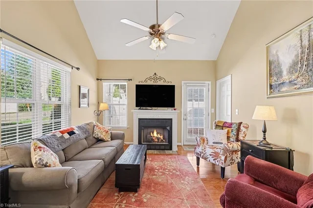 910 Central Park Avenue, photo 5 of 29