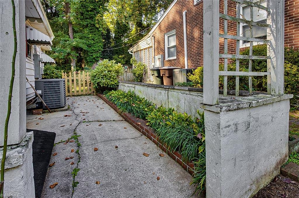 Greensboro, North Carolina 27403, United States, 2 Bedrooms Bedrooms, ,1 BathroomBathrooms,Residential,Active,217837