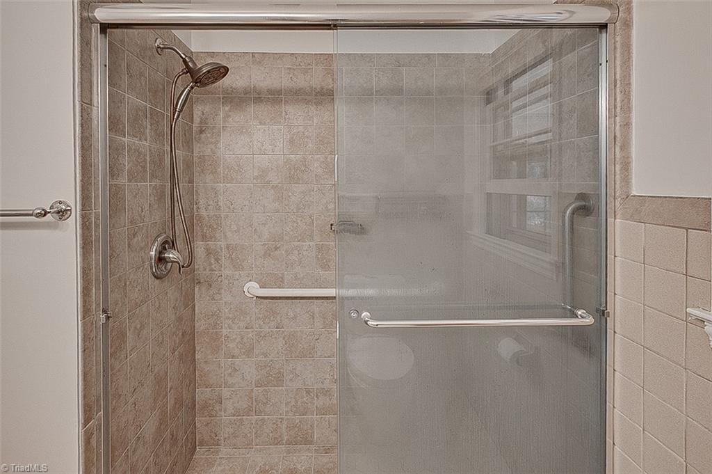 Greensboro, North Carolina 27403, United States, 2 Bedrooms Bedrooms, ,1 BathroomBathrooms,Residential,Active,217837