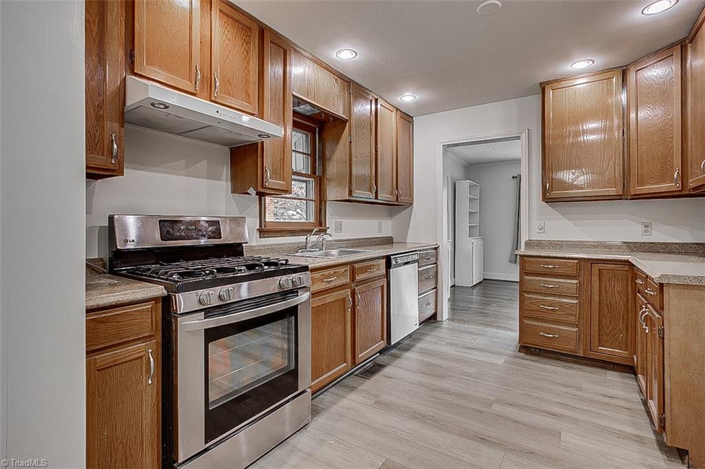 Greensboro, North Carolina 27403, United States, 2 Bedrooms Bedrooms, ,1 BathroomBathrooms,Residential,Active,217837