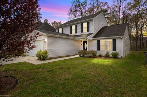 Photo of 4511 Chapel Ridge Drive, Greensboro, NC 27405 (MLS # 1214596)