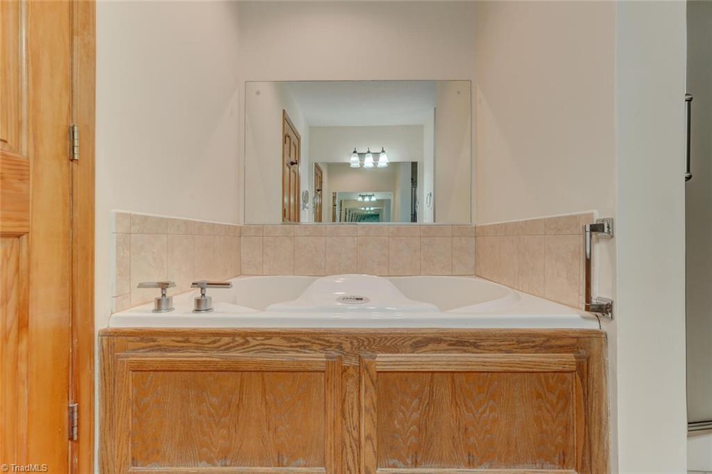 2000 Stratford Place, Reidsville, North Carolina image 22