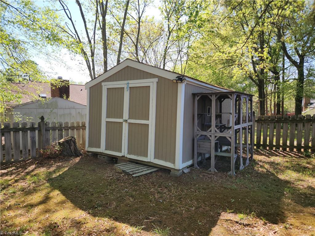 4901 Chimney Springs Drive, Greensboro, North Carolina image 33