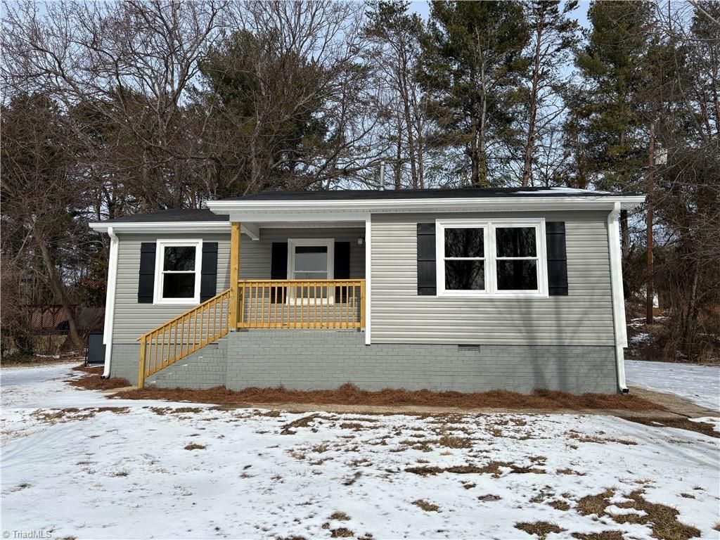 Photo of 4185 Morningside Drive, Winston-Salem, NC 27106 (MLS # 1207904)