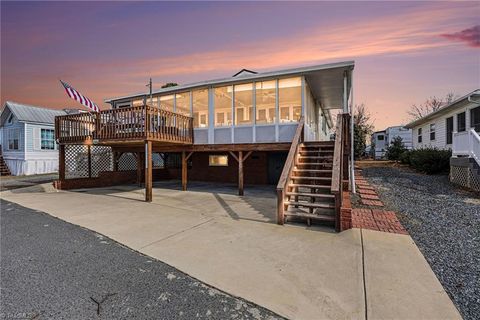 Homes For Sale - 109 Scenic View Lane<br/> New London, NC 28127