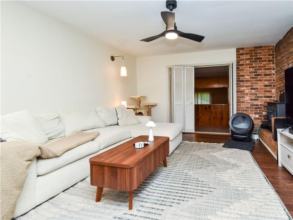 Photo of 515 Manor Drive, High Point, NC 27260 (MLS # 1218230)