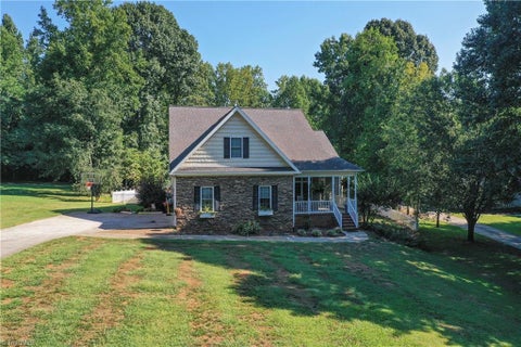 Homes For Sale - 133 Fern Haven Lane<br/> Mocksville, NC 27028