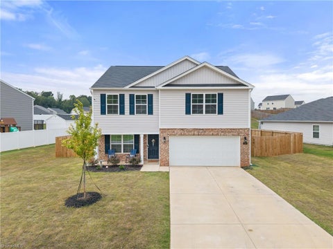 Homes For Sale - 162 East Farm Loop<br/> Stokesdale, NC 27537