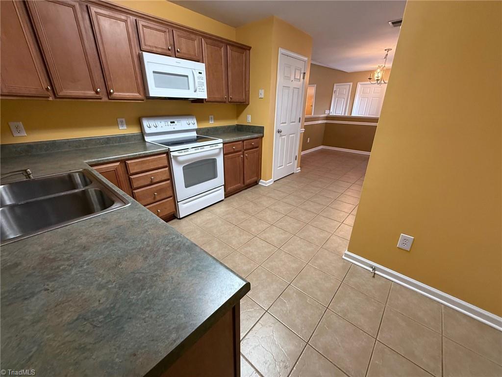 5628 Roundup Circle, Greensboro, North Carolina image 25