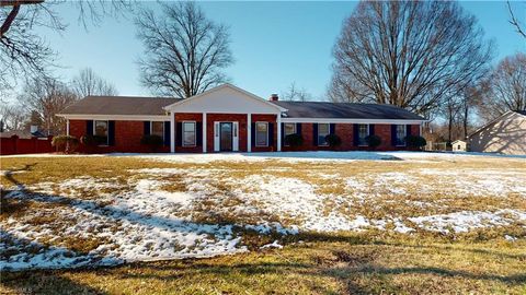 Homes For Sale - 140 Hidden Hills Drive<br/> Kernersville, NC 27284