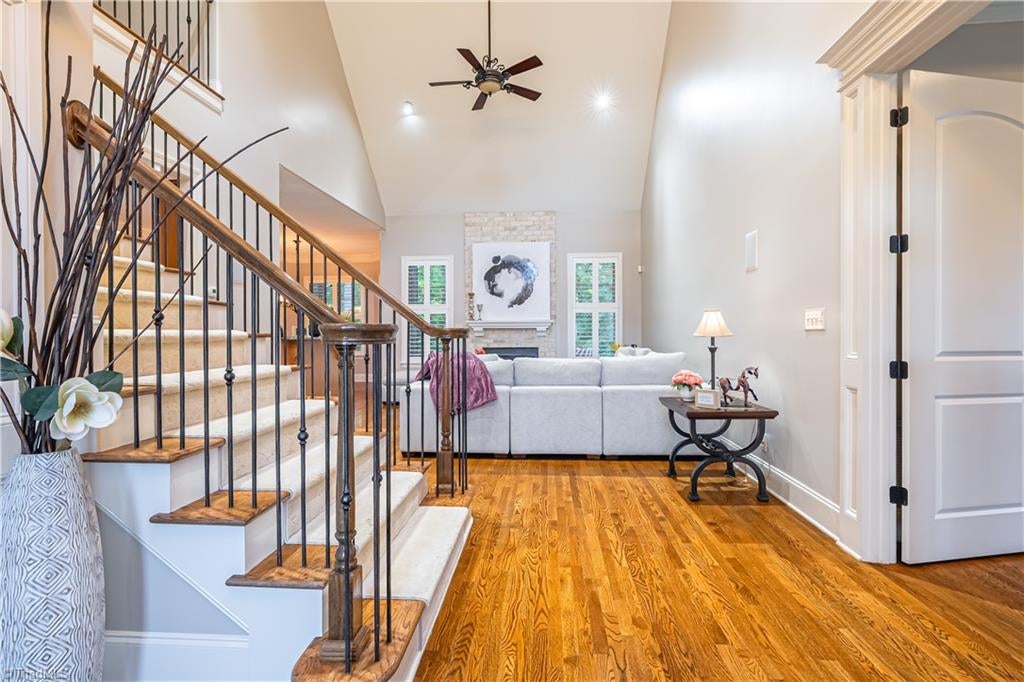 6304 Autumn Crest Court