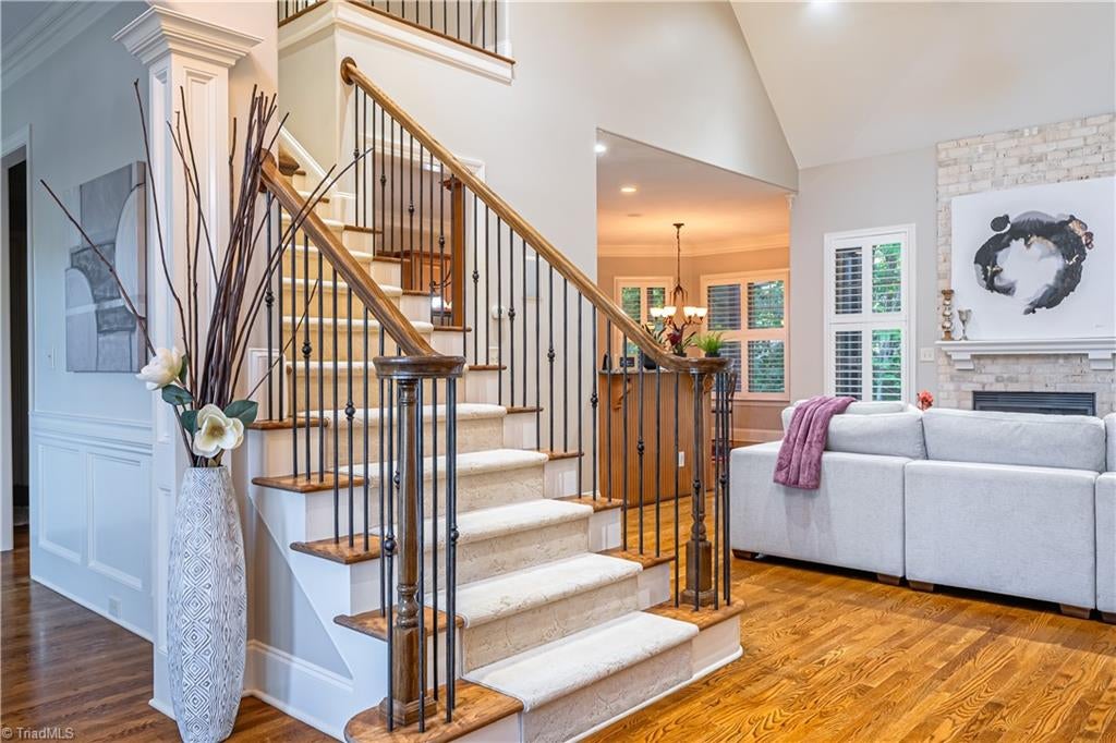6304 Autumn Crest Court