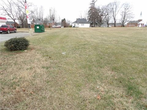 Vacant Land For Sale - 308 Main Street #TRACT 2 LAND ONLY<br/> Dobson, NC 27017