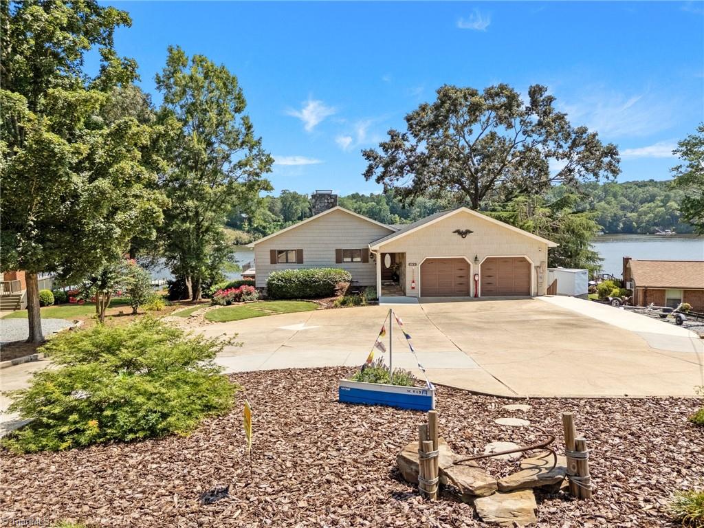 643 Lake Drive