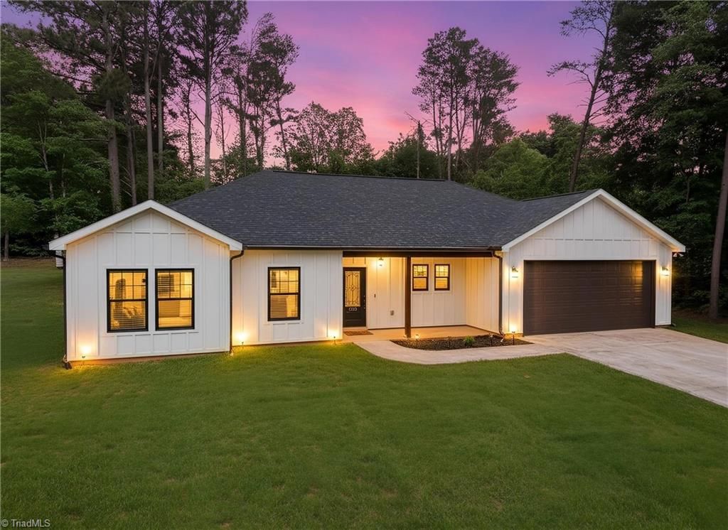 Photo of 1026 Fye Drive, Newton, NC 28658 (MLS # 1219122)