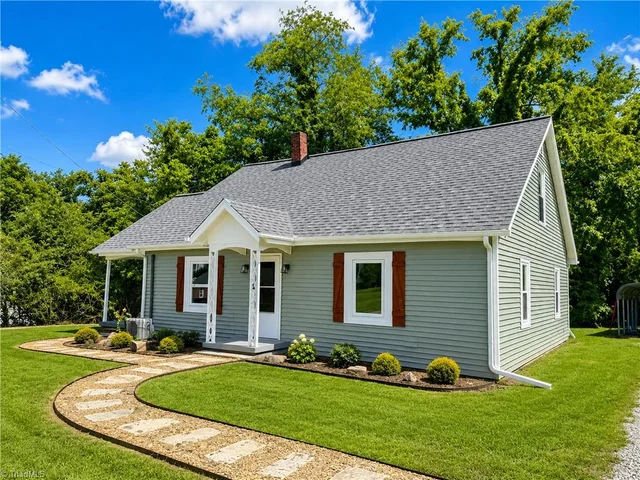 5739 Boone Trail, photo 2 of 14