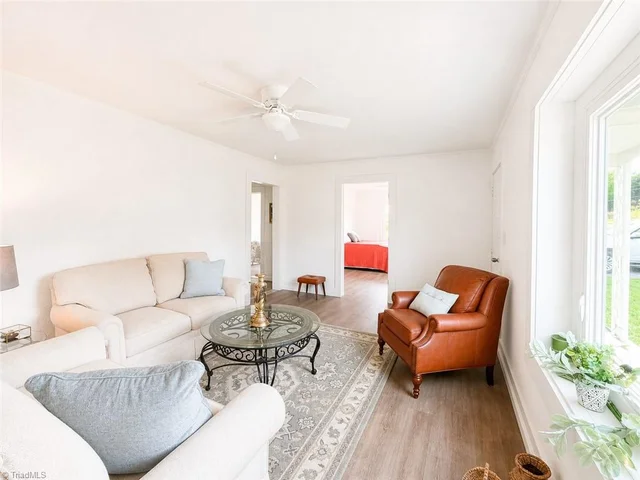 5739 Boone Trail, photo 4 of 14