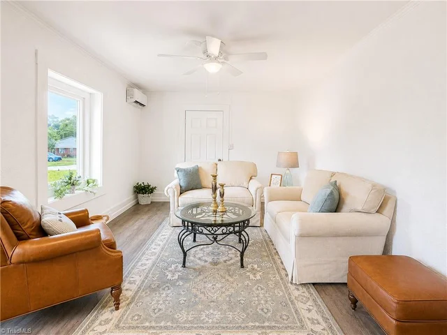 5739 Boone Trail, photo 3 of 14