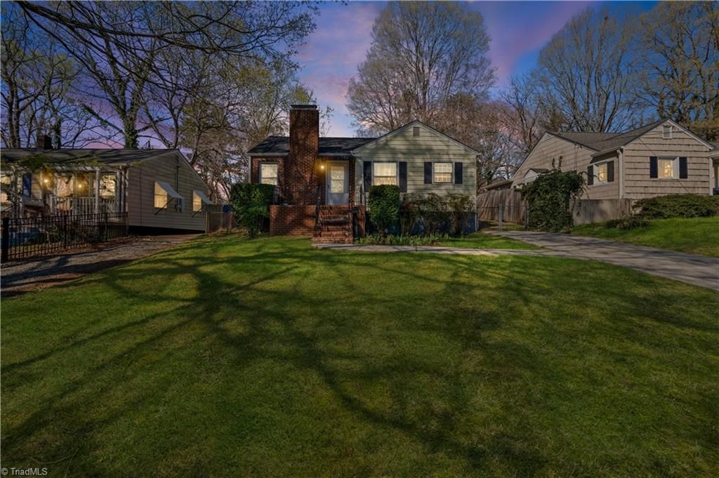 Photo of 1004 Lockland Avenue, Winston-Salem, NC 27103 (MLS # 1212807)