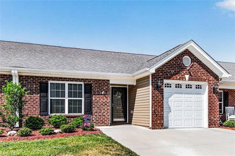 Townhouse For Sale - 312 Oak Ridge Drive<br/> Archdale, NC 27263