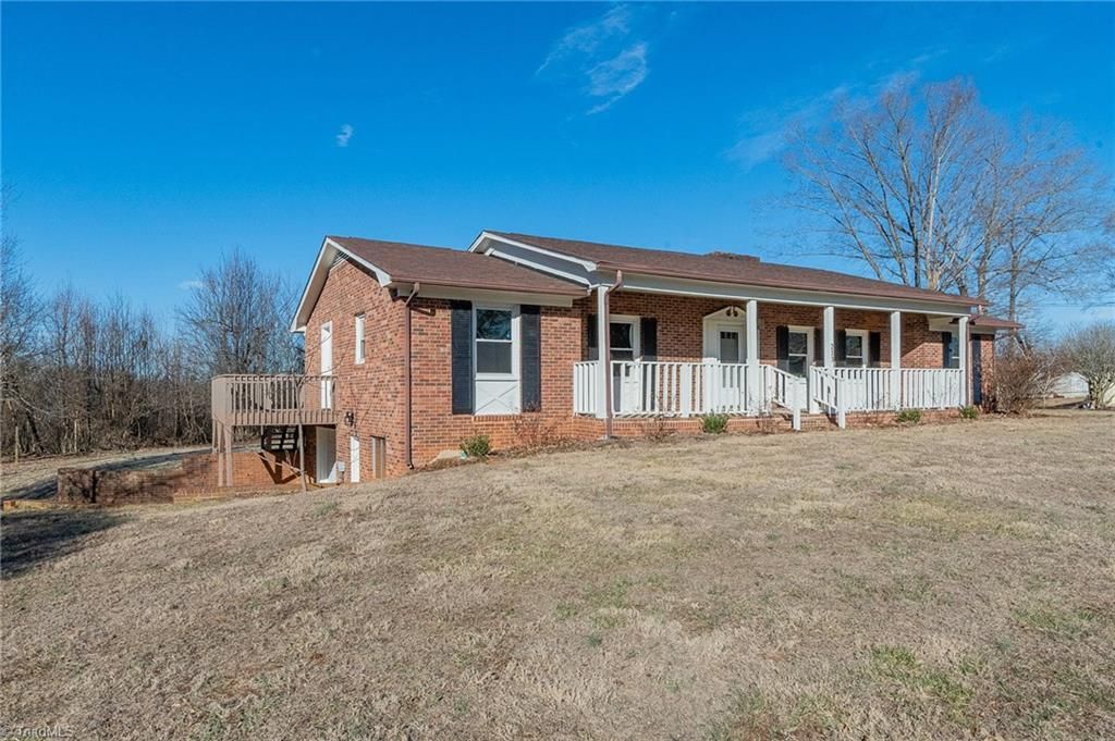 Photo of 213 Sidney Street, Lexington, NC 27295 (MLS # 1209187)