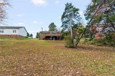 A home in Pfafftown