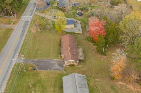 A home in Pfafftown