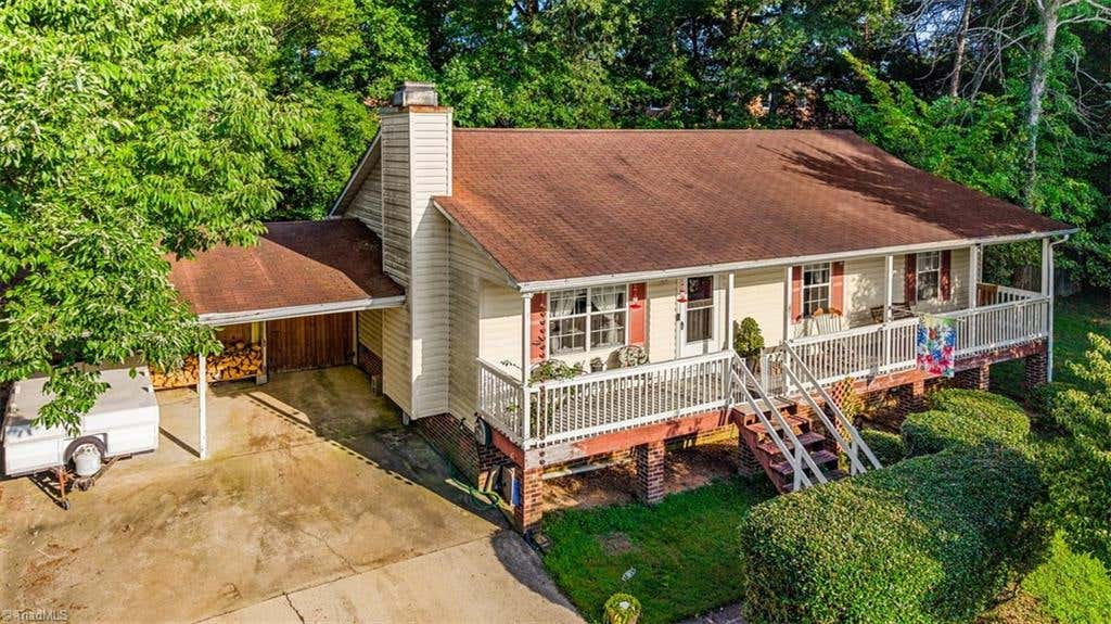 Photo of 109 Poplar Lane, Thomasville, NC 27360 (MLS # 1229910)