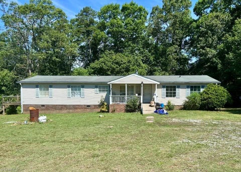 Mobile Home For Sale - 8365 Dirgie Mine Road<br/> Roxboro, NC 27574